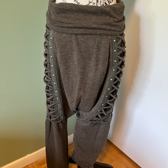 Apocalyptic drop crotch pants with rivets - Picture 6 of 13